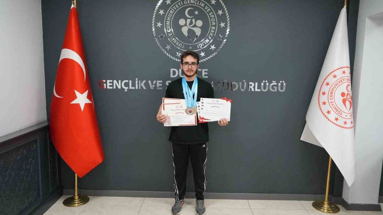 Türkiye Şampiyonu Ali Rıza Argun Makam Ziyaretinde Tebrik Edildi