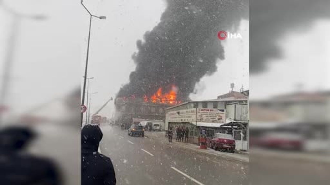 Tuzla'da çakmak fabrikasında çıkan yangın kontrol altına alındı
