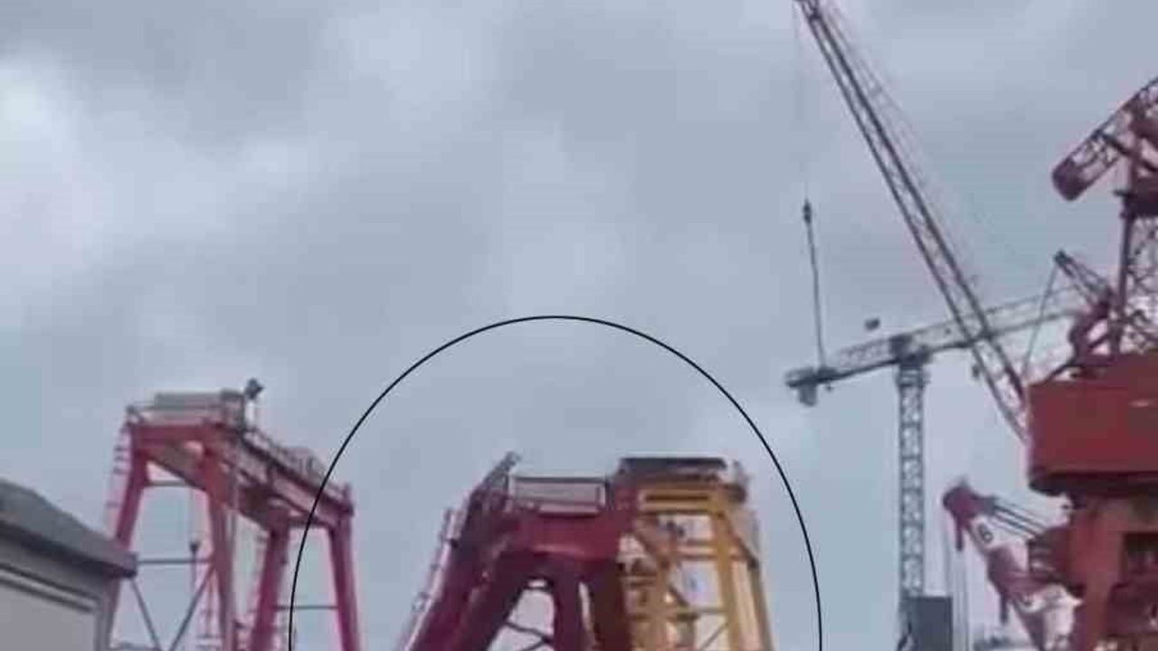 Tuzla Tersaneler Bölgesi’nde rüzgar nedeniyle kule vinç devrildi