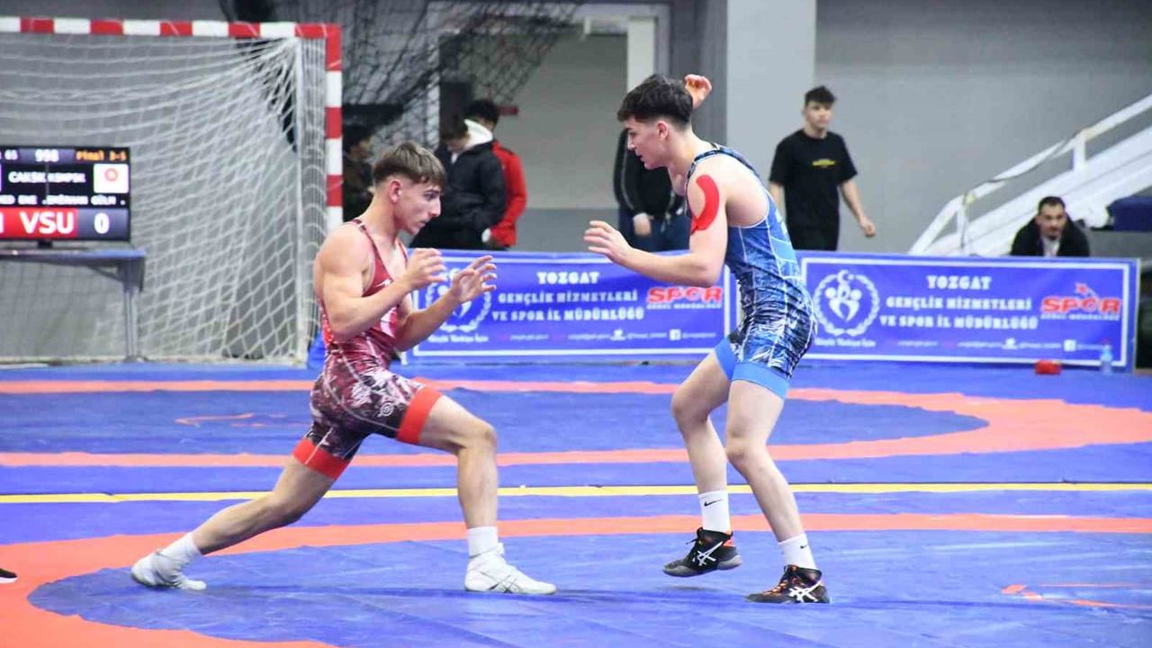 U17 Güreş Grup Müsabakaları Yozgat’ta sona erdi