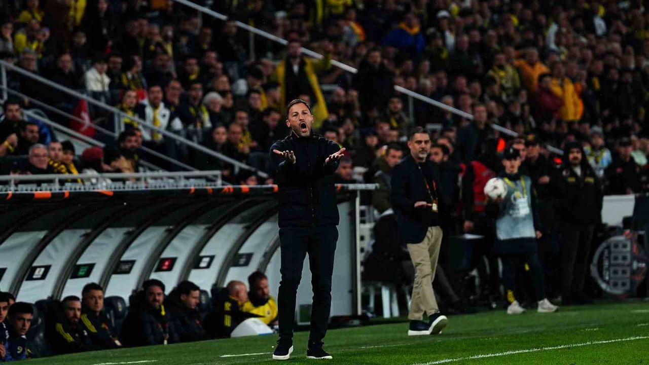 UEFA Avrupa Ligi: Fenerbahçe 0-1 Aston Villa (İlk Yarı)