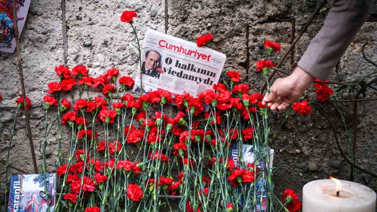 Uğur Mumcu, Vefatının 33. Yılında Evinin Önünde Anıldı