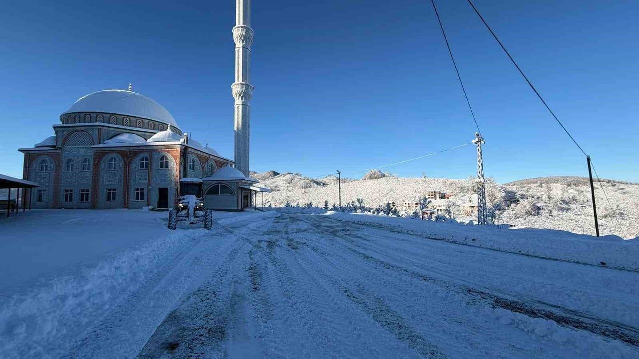 Ulubey’de yollar açık kaldı