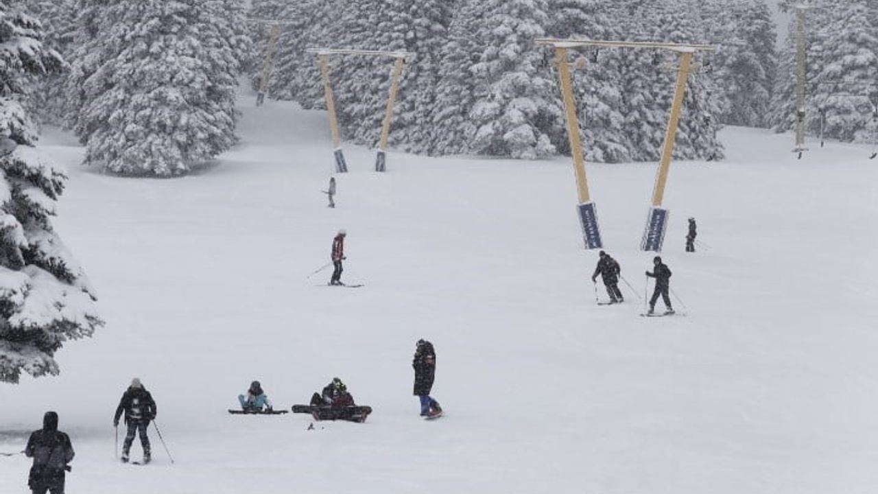 Uludağ’da kar kalınlığı 95 santimetreye ulaştı