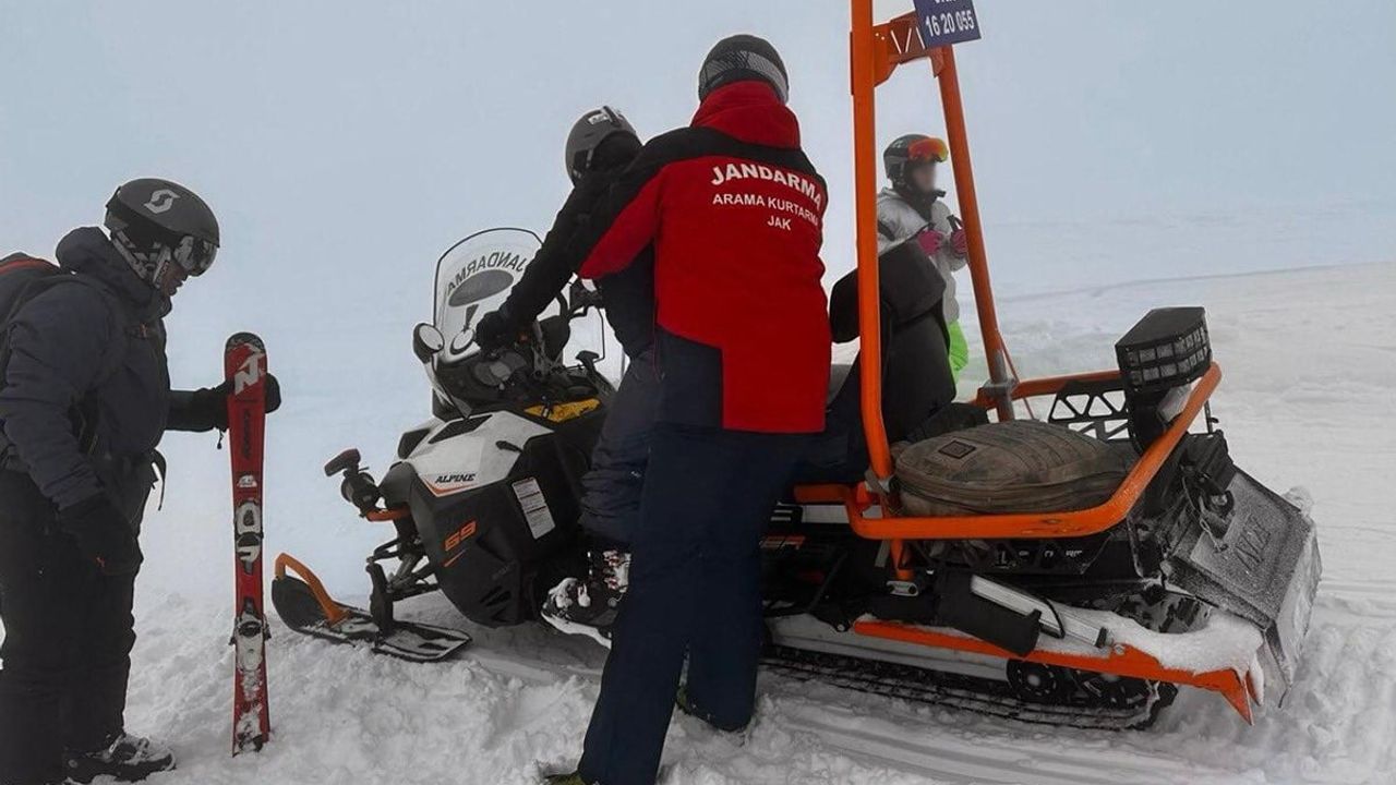 Uludağ'da Mahsur Kalanlara JAK Timi Müdahalesi