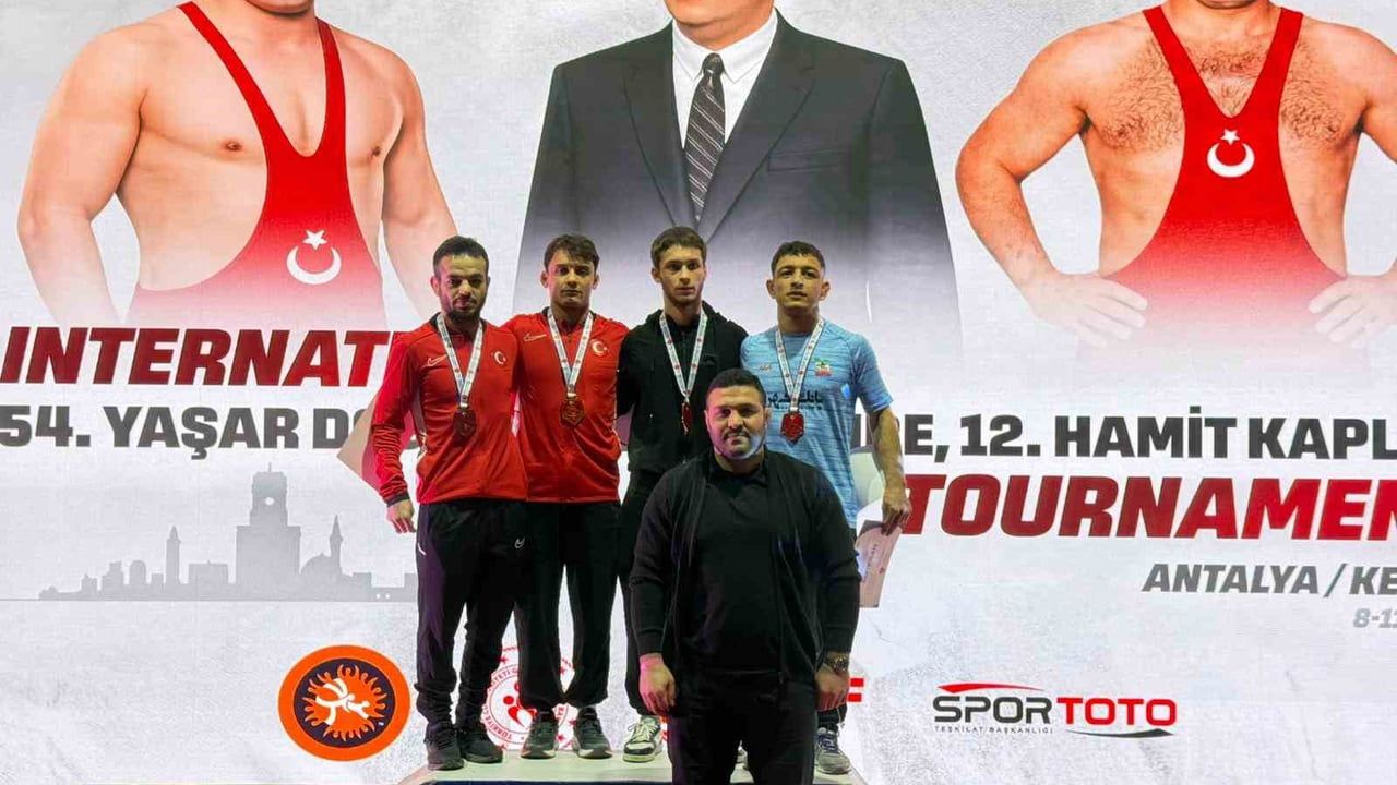 Uluslararası Yaşar Doğu, Vehbi Emre ve Hamit Kaplan Turnuvası’nda ikinci gün tamamlandı