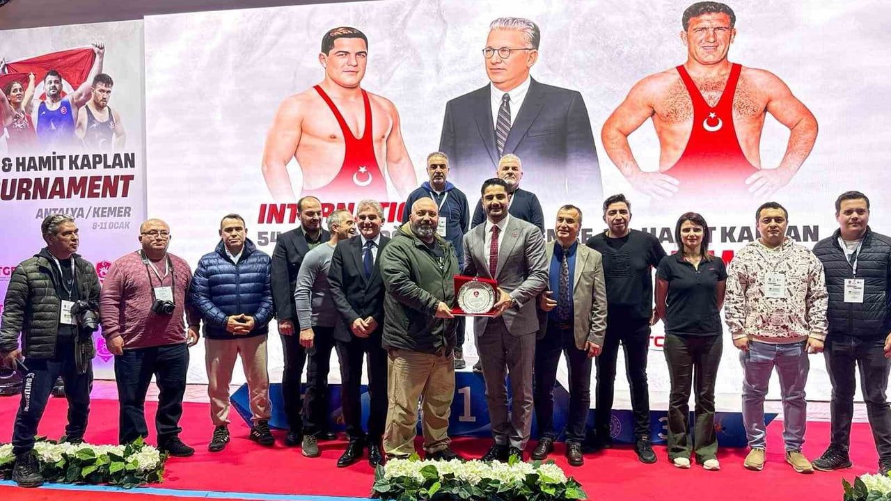 Uluslararası Yaşar Doğu, Vehbi Emre ve Hamit Kaplan Turnuvası tamamlandı