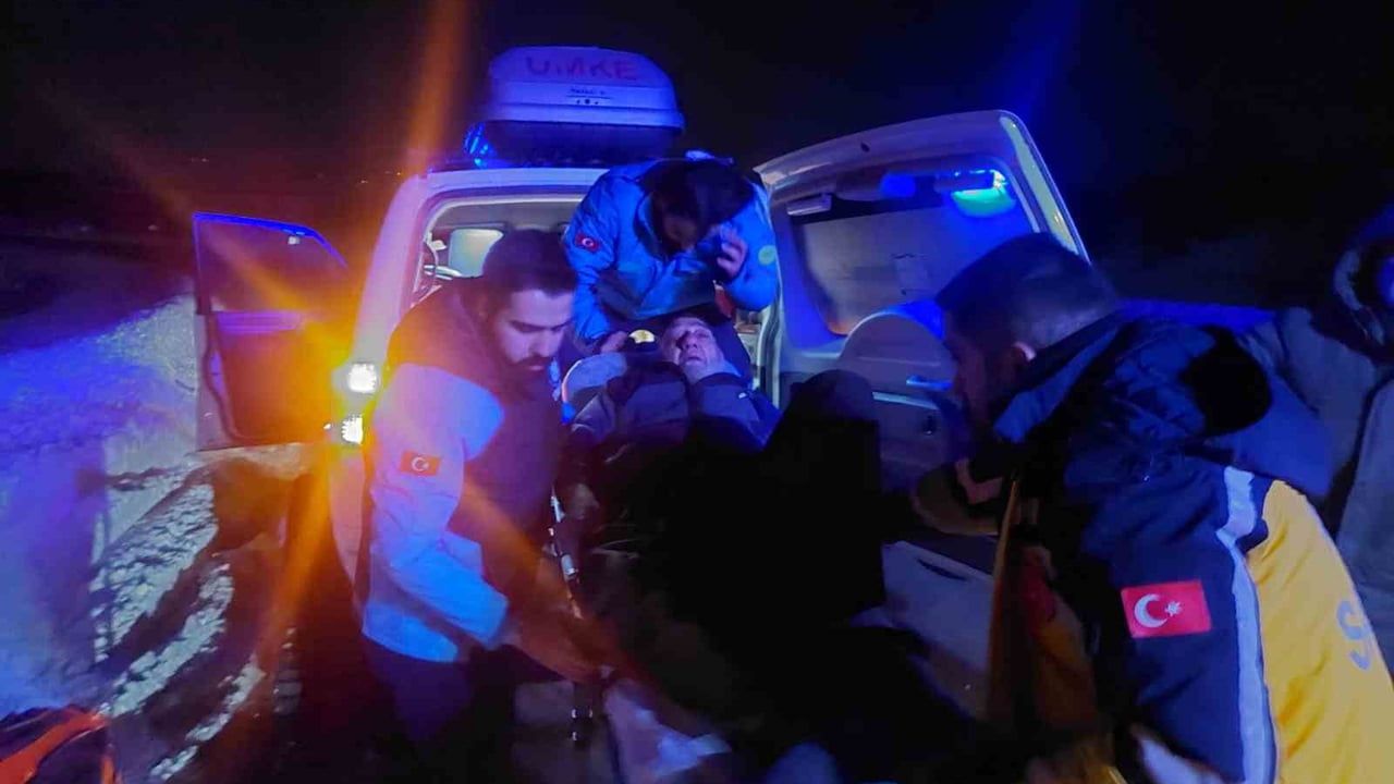 UMKE zorlu kış koşullarında 90 yaşındaki hastayı kurtardı