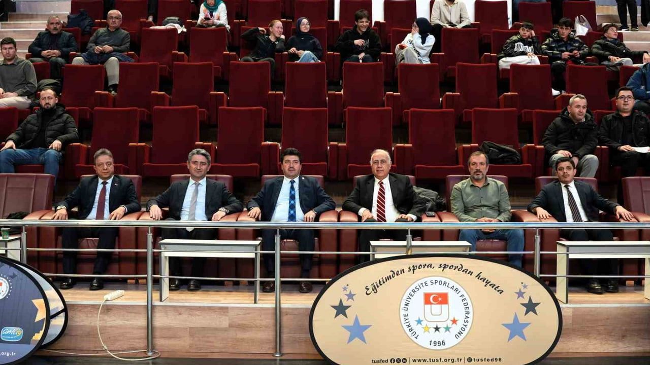 Üniversitelerarası Wushu ÜNİLİG Türkiye Şampiyonası Sakarya'da başladı