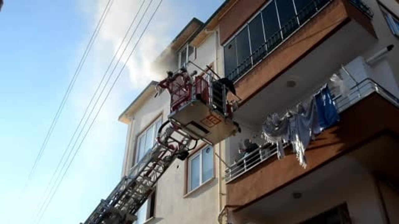 Ünye'de zemin kattaki dairede yangın söndürüldü