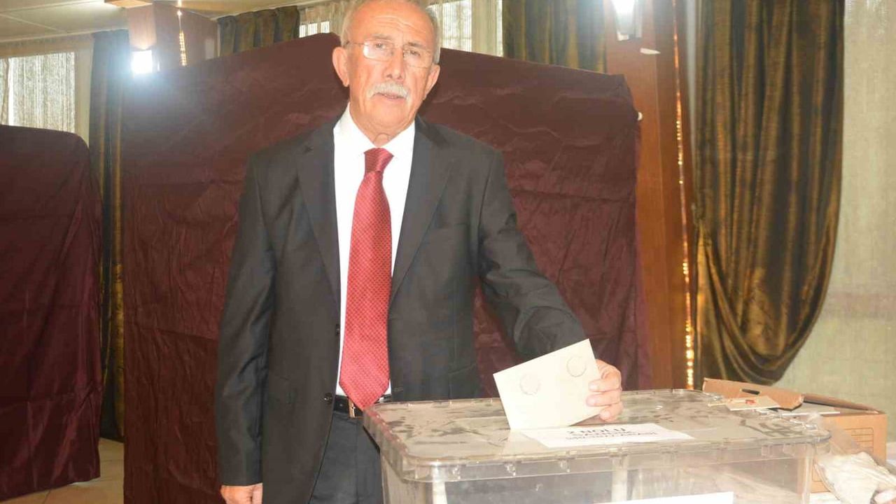 Ünye Şoförler ve Otomobilciler Esnaf Odası'nda Bekir Şimşek güven tazeledi