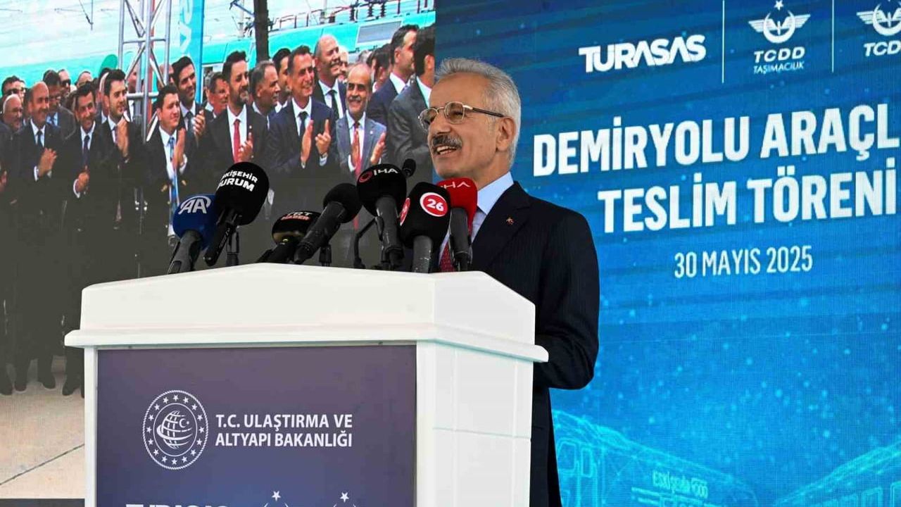 Uraloğlu: TÜRASAŞ 2025'te 801 vagon üreterek rekor kırdı
