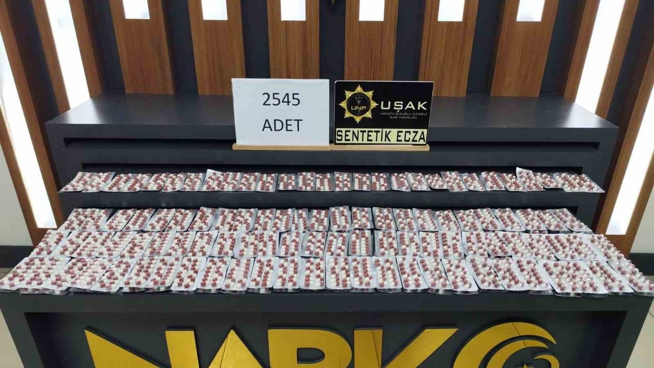 Uşak'ta 2 ayrı operasyonda 6 kişi tutuklandı — 5 bin 294 sentetik ecza ele geçirildi