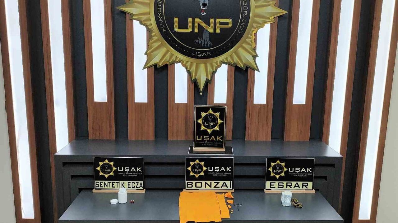 Uşak'ta operasyon: 4 bin 577 kullanımlık A4 sentetik bonzai ele geçirildi