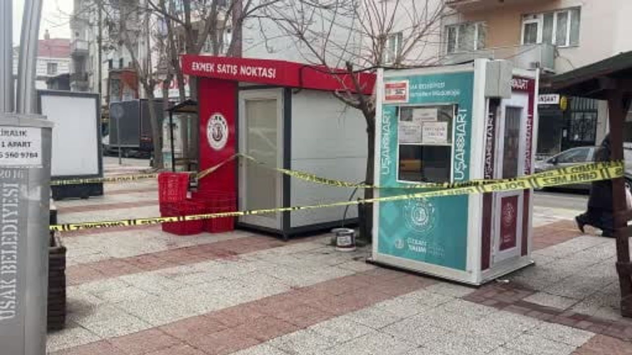 Uşak'ta Ünalan Mahallesi'nde bıçaklı saldırı: 25 yaşındaki kişi ağır yaralandı