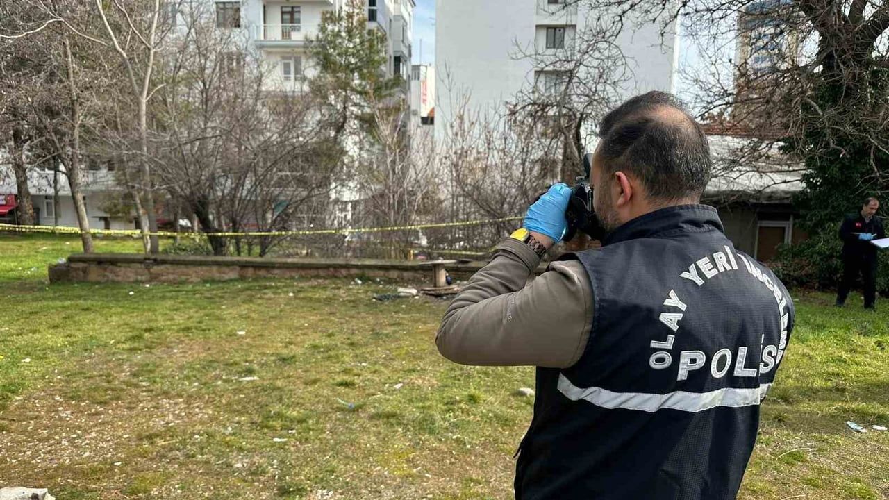 Uşak’taki parkta ölü bulunan kişi Ali Keskin (53) olarak tespit edildi