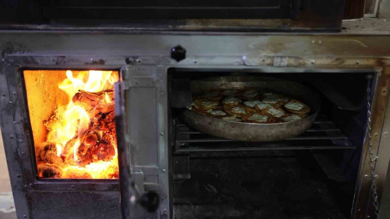 Vali Aydoğdu, Yavuz Selim Camii Altında Sobada Kaşarlı Patatesle Buluştu