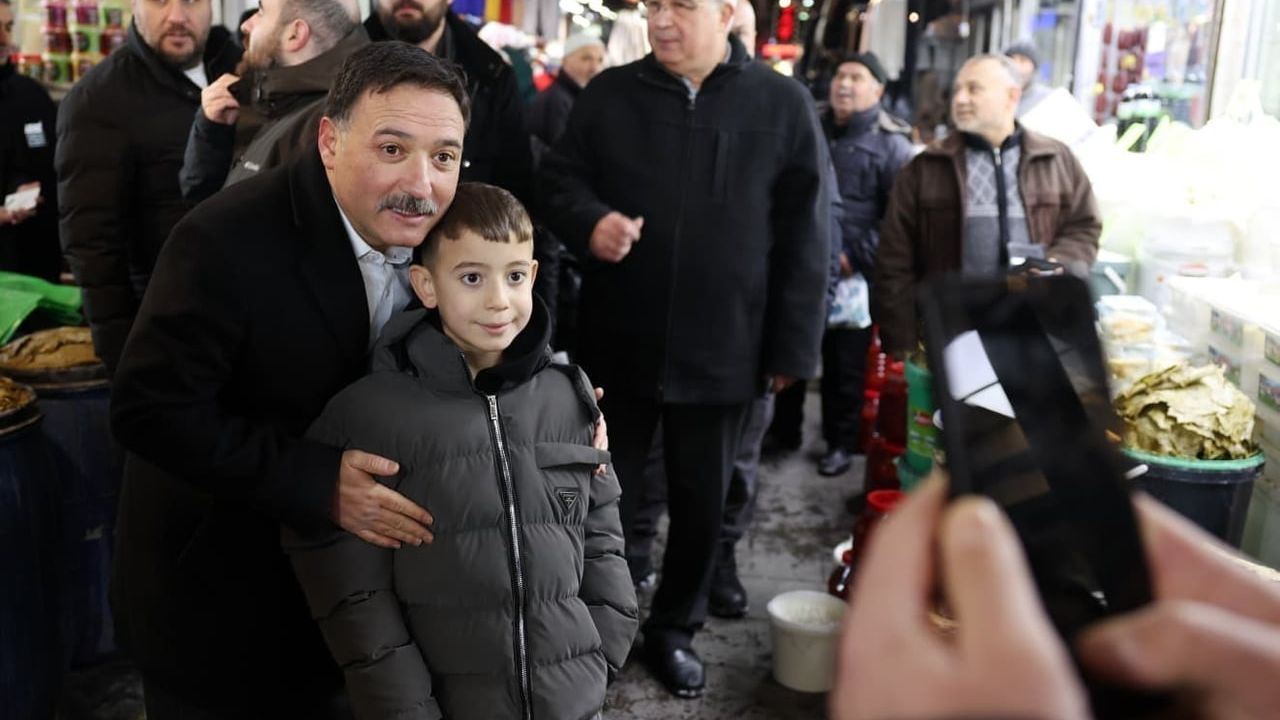 Vali Gökmen Çiçek Hunat Mahallesi'nde esnaf ve vatandaşlarla buluştu