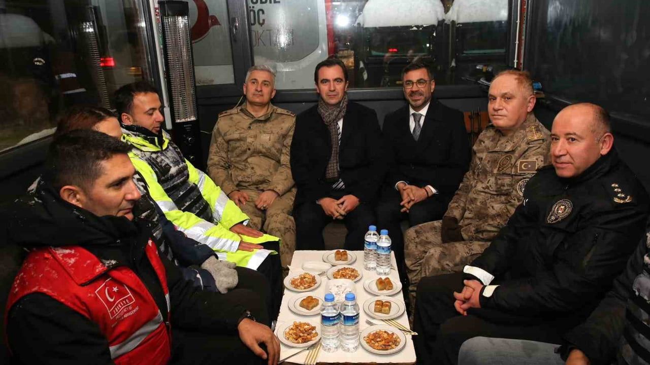 Vali Karakaya’nın yeni yıl ziyaretleri