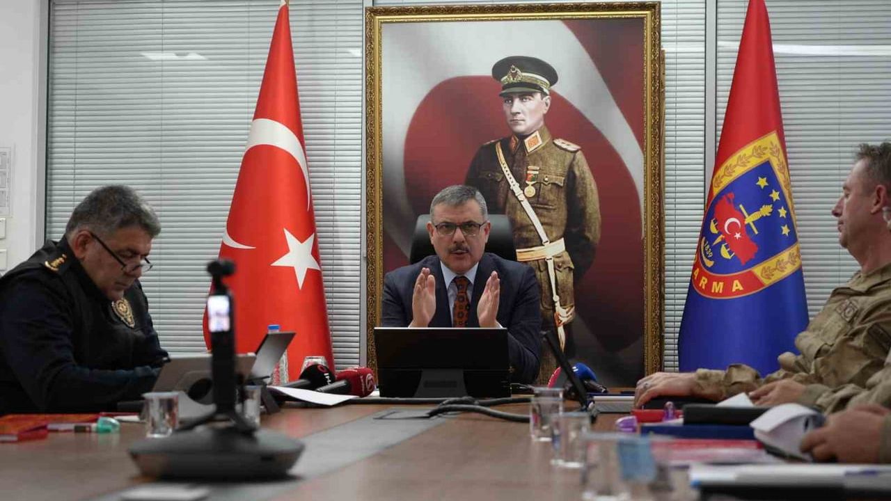 Vali Mustafa Çiftçi'den dolandırıcılık uyarısı ve 2025 asayiş değerlendirmesi