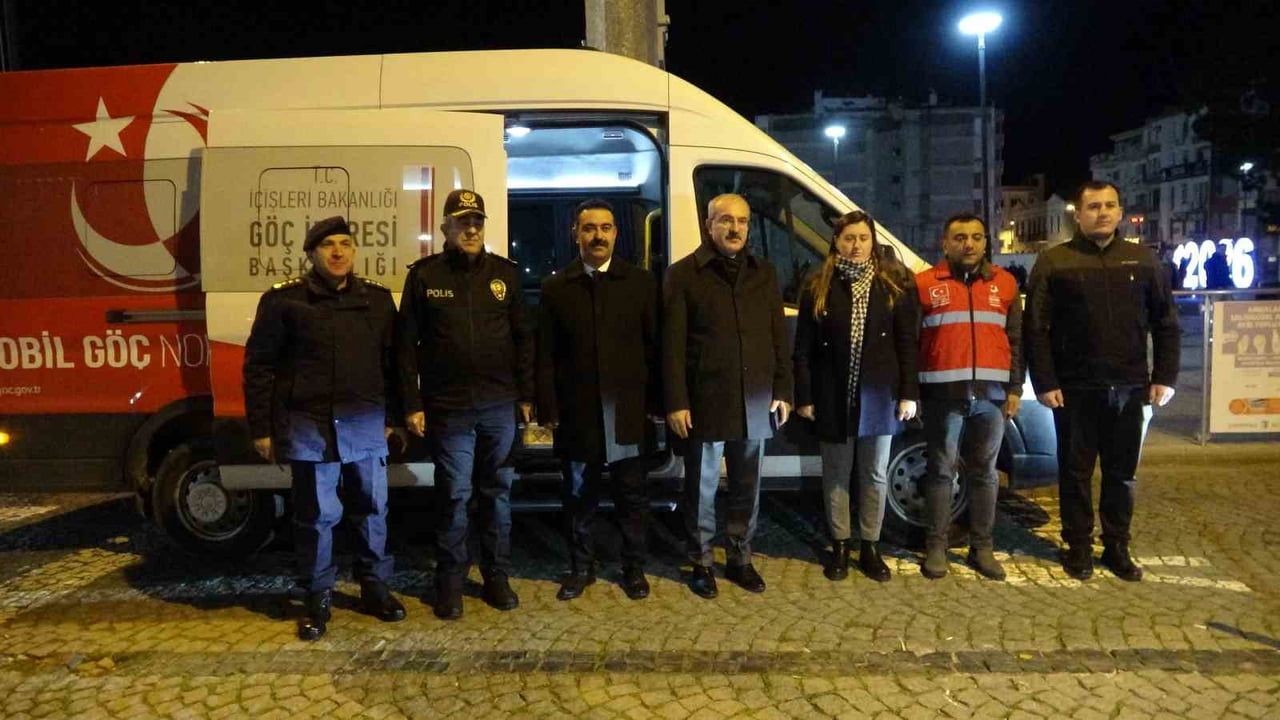 Vali Ömer Toraman yılbaşı gecesi görev başındaki ekipleri ziyaret etti