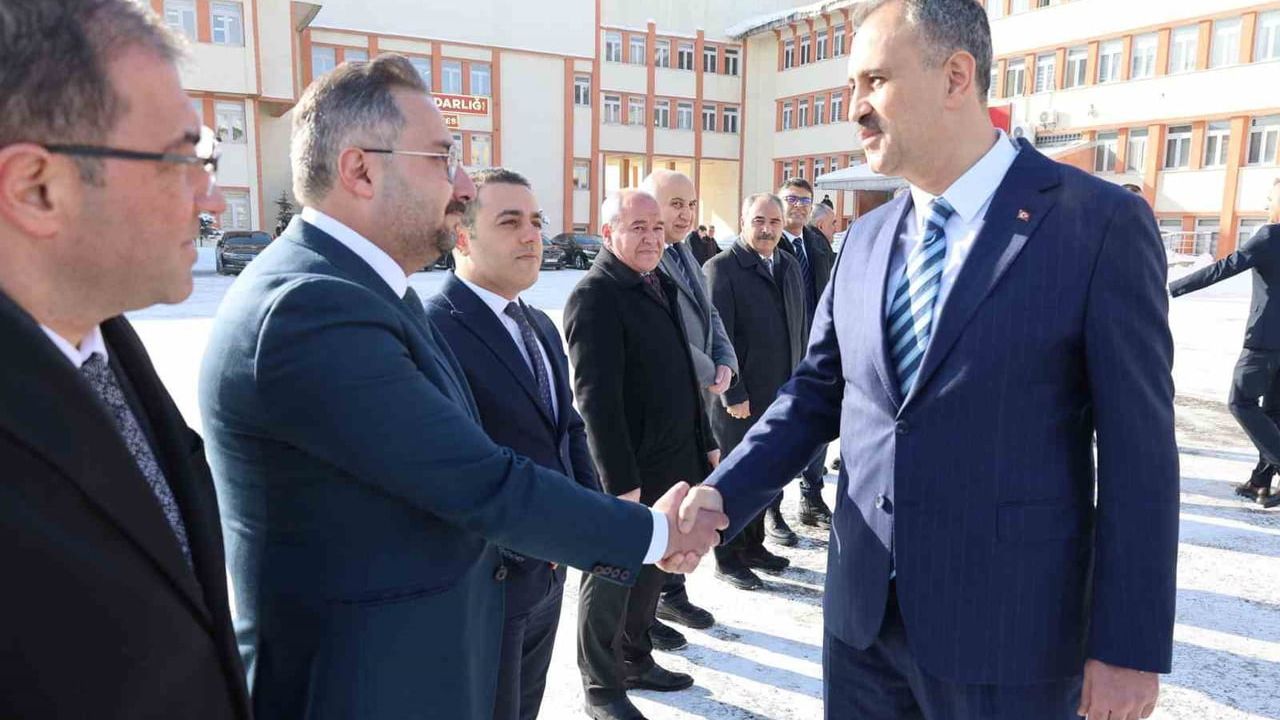 Vali Önder Bozkurt Ağrı'da Göreve Başladı