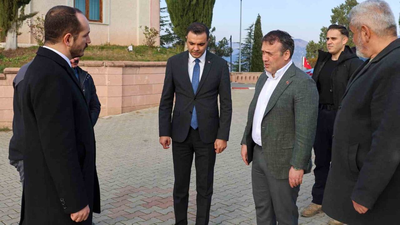 Vali Sözer, Dursun Fakıh Türbesi'nde inceleme yaptı