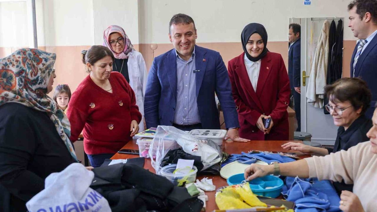 Vali Sözer Gölpazarı Halk Eğitim Merkezi’ndeki Kursları İnceledi