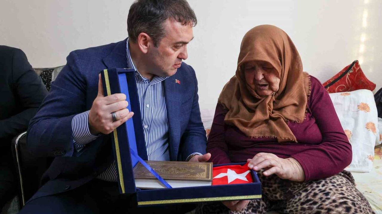 Vali Sözer Gölpazarı'nda şehit ailesini ziyaret etti