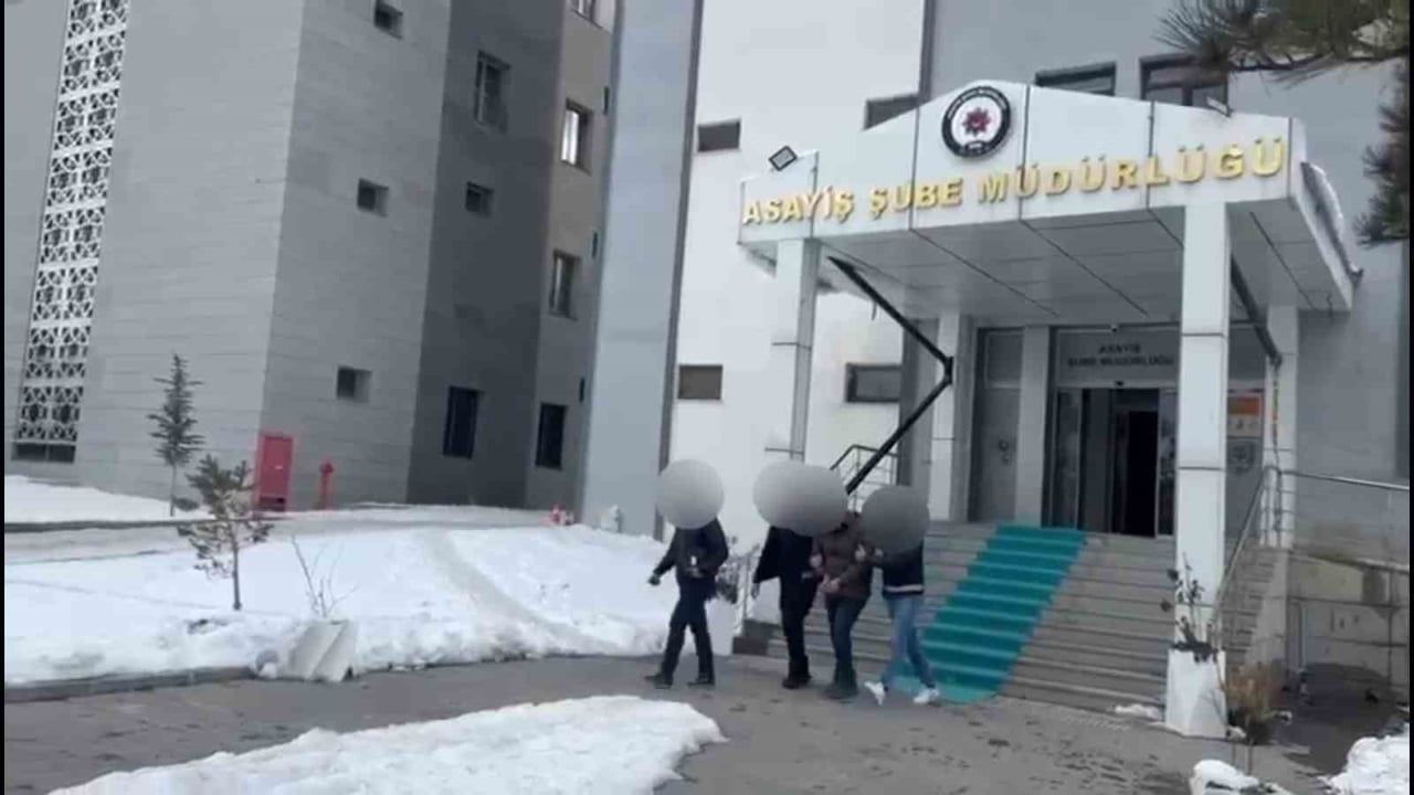 Van'da 20 yıl 9 ay cezası bulunan firari İpekyolu'nda yakalandı