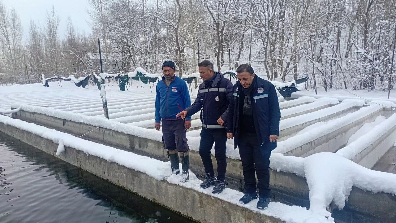 Van’da Kar ve Dondurucu Soğukta Alabalık Tesisleri Denetlendi