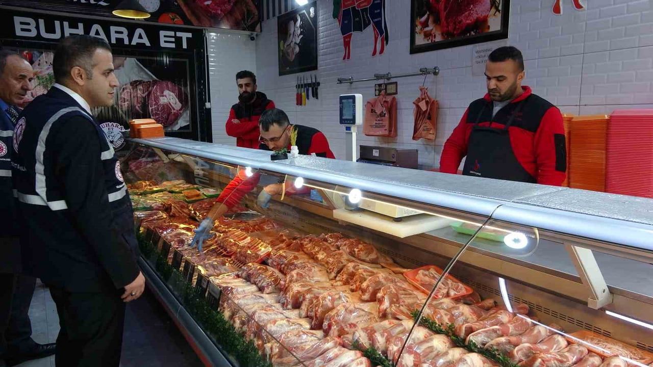 Van'da Ramazan Öncesi Market, Kasap ve Fırın Denetimleri Sıklaştırıldı