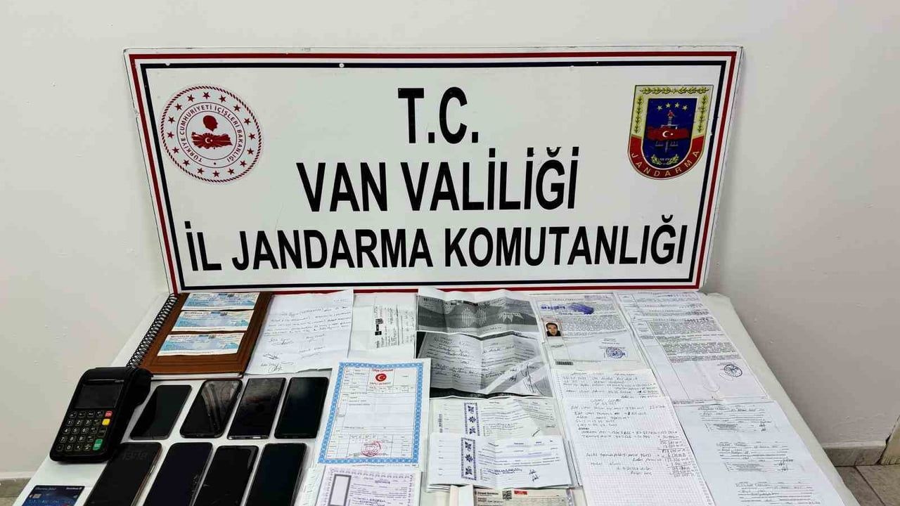 Van'da tefeci şebekesine operasyon: 8 gözaltı