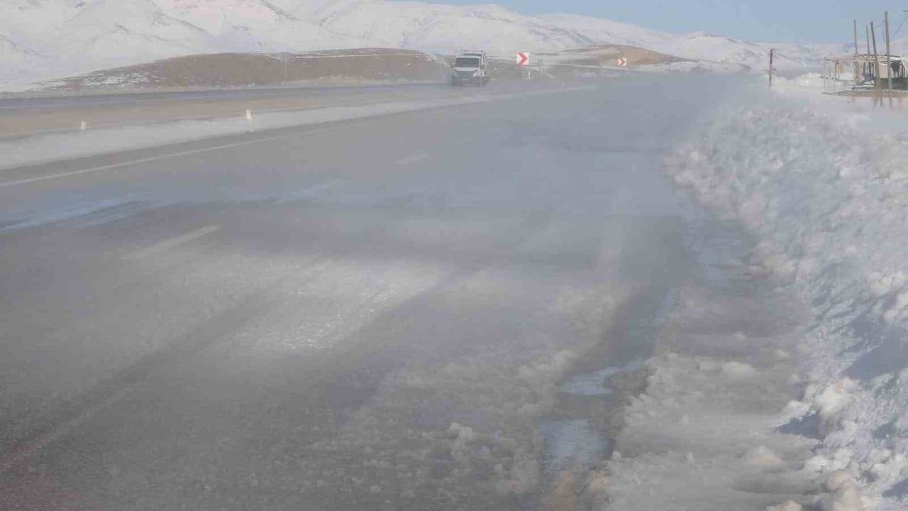 Van'da yüksek kesimlerde tipi etkisini sürdürüyor