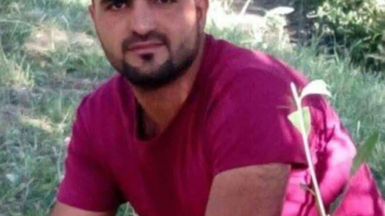 Van’ın Özalp ilçesinde iş yeri önündeki araçta genç ölü bulundu