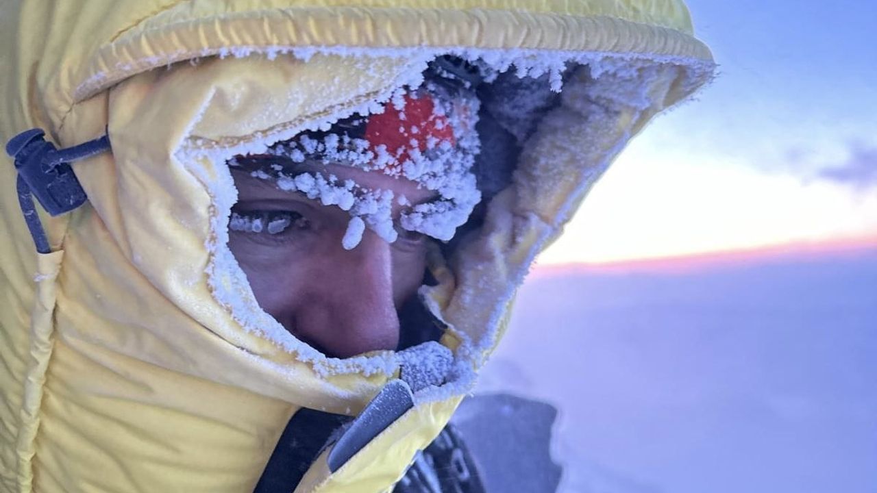 Vanlı dağcılar Ağrı Dağı kış tırmanışını kötü hava nedeniyle sonlandırdı