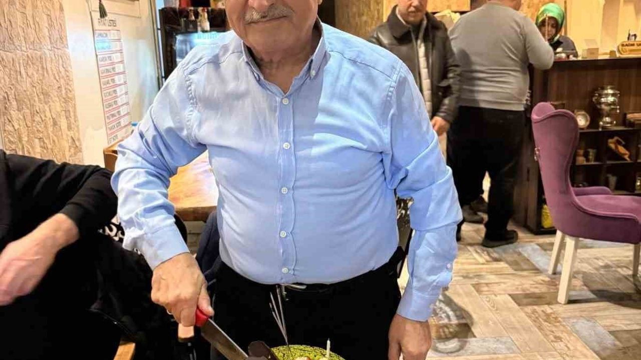 Vezirköprü Devlet Hastanesi'nde 40 yıllık sağlık emekçisine veda gecesi