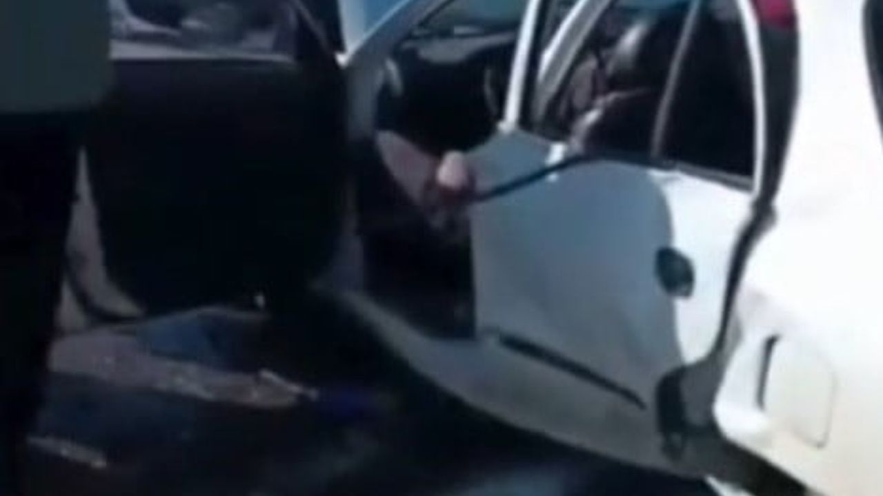 Yahyalı’da bariyere çarpan otomobilde 3 kişi yaralandı