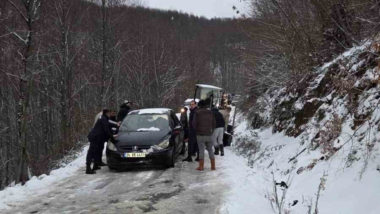Yalova'da kar yağışı: Delmece Yaylası'nda 35 kişi kurtarıldı