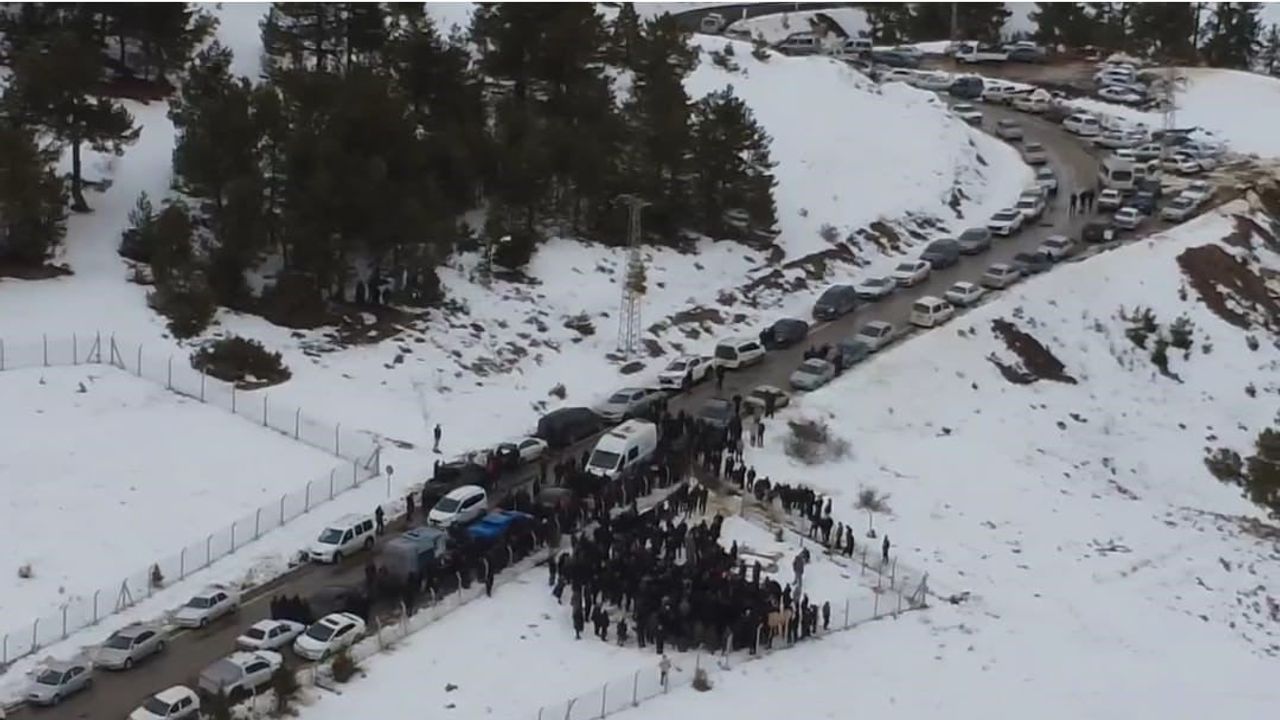 Yalova’daki Silahlı Saldırıda Ölen SGK Avukatı Zekeriya Polat, Kahramanmaraş’ta Defnedildi