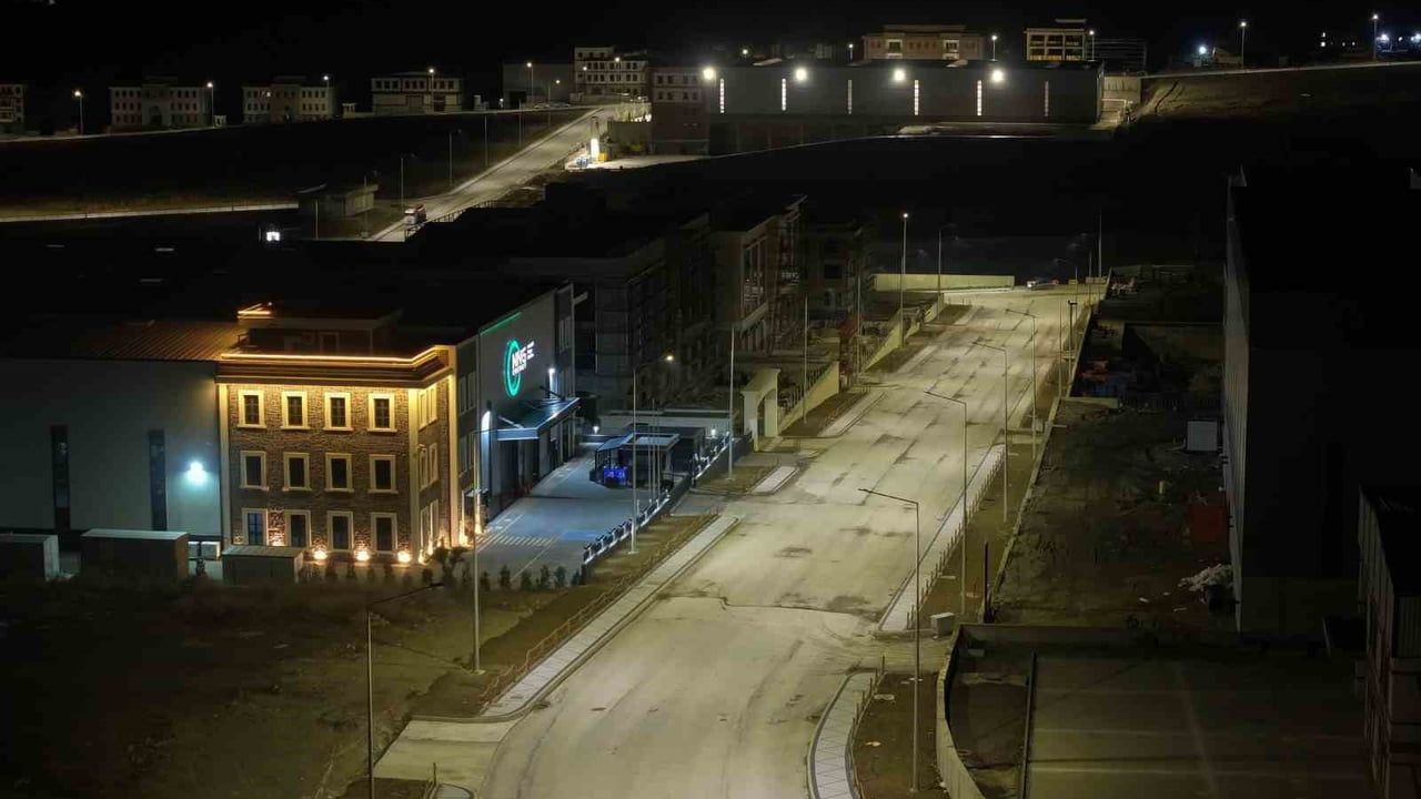 Yalova Makine İhtisas OSB’de yeraltı enerji ve LED aydınlatma altyapısı tamamlandı