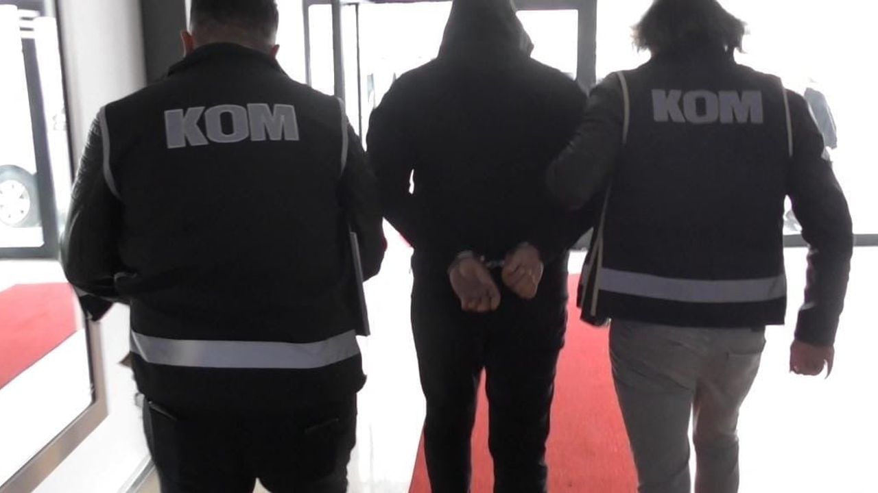 Yapay zeka videolarıyla 33 kişiyi 15 milyon TL dolandıran şüpheliler yakalandı