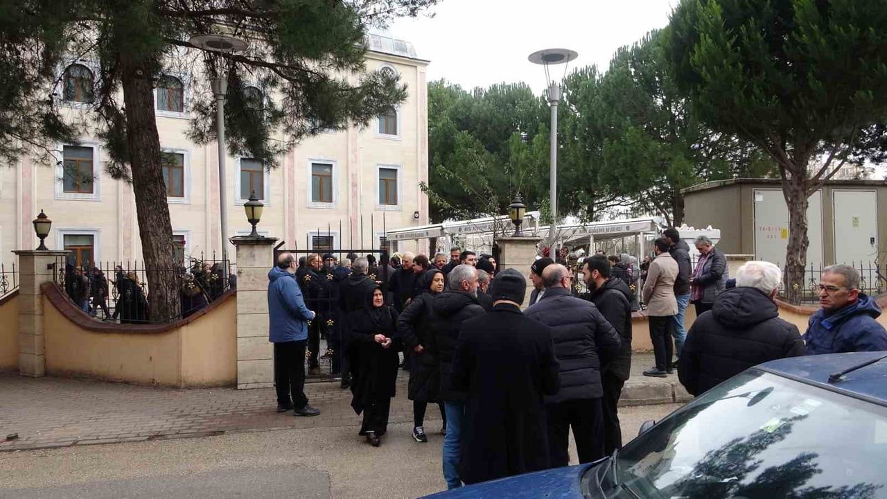 Yazar Ahmet Turan Alkan Bursa'da defnedildi