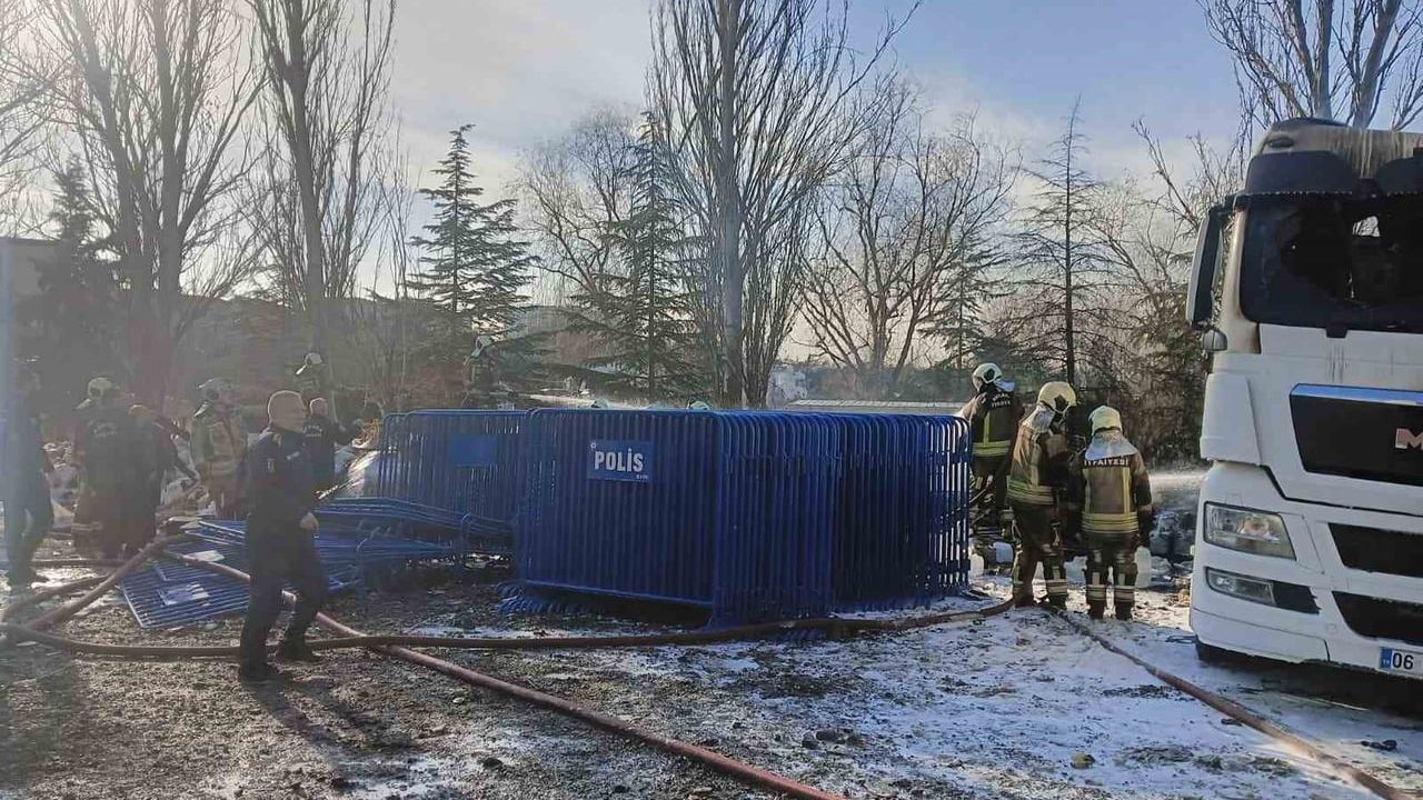 Yenimahalle'de yediemin otoparkında alkol yüklü tır yangını kontrol altına alındı