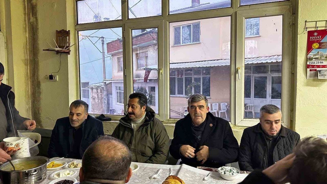 Yenişehir Belediye Başkanı Ercan Özel, sabah namazında vatandaşlarla buluşuyor