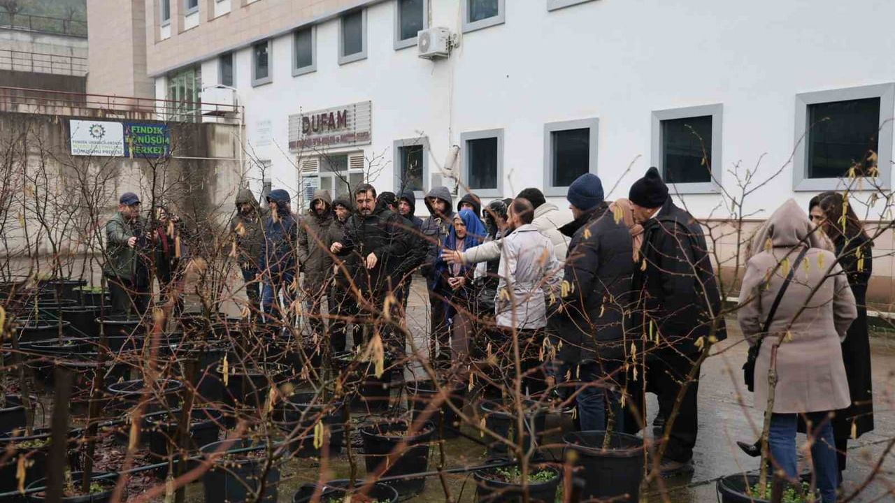 Yeşeren Eller ile Genç ve Kadın Çiftçilere Üretim Eğitimi
