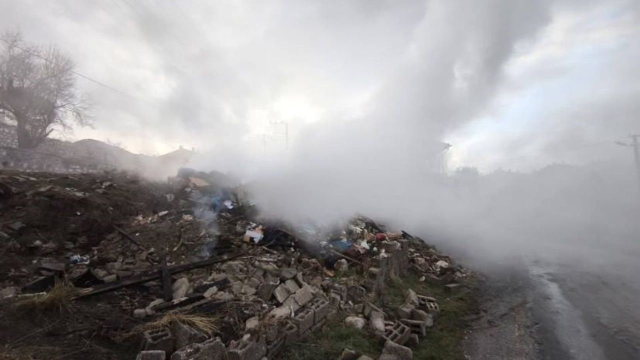 Yeşilova'da evde çıkan yangında ev sahibi itfaiye tarafından kurtarıldı