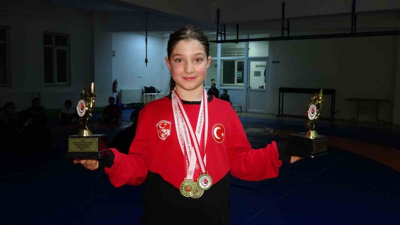 Yetenek taramasıyla keşfedilen 10 yaşındaki güreşçi Asya Örnek Türkiye şampiyonu oldu