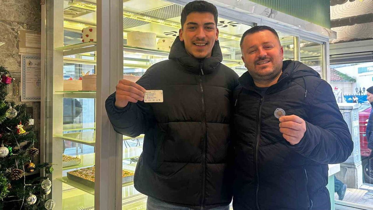 Yılbaşı pastasında altın sürprizi Hayrabolu'da