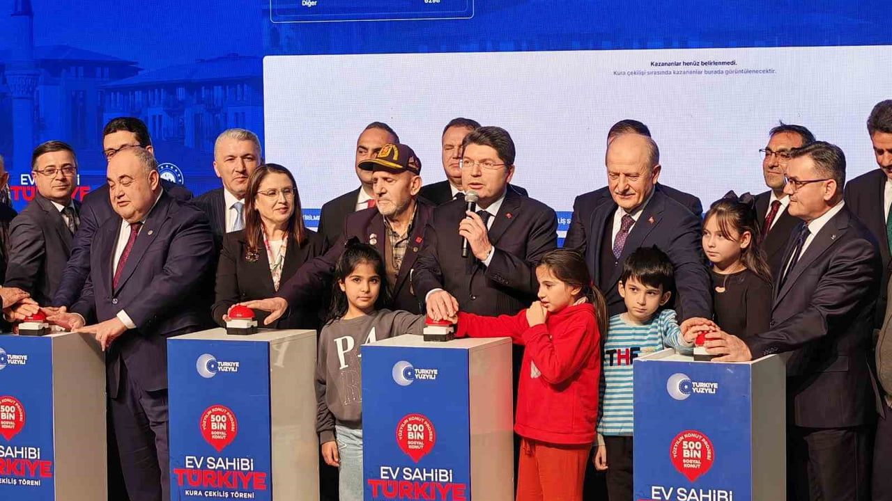 Yılmaz Tunç Bartın’da 1.620 Konutluk TOKİ Kurasına Katıldı